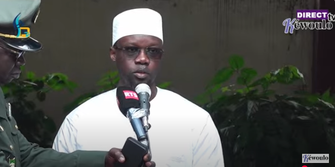 Dernier hommage : Ousmane Sonko accompagne Me Khoureychi Ba à sa dernière demeure