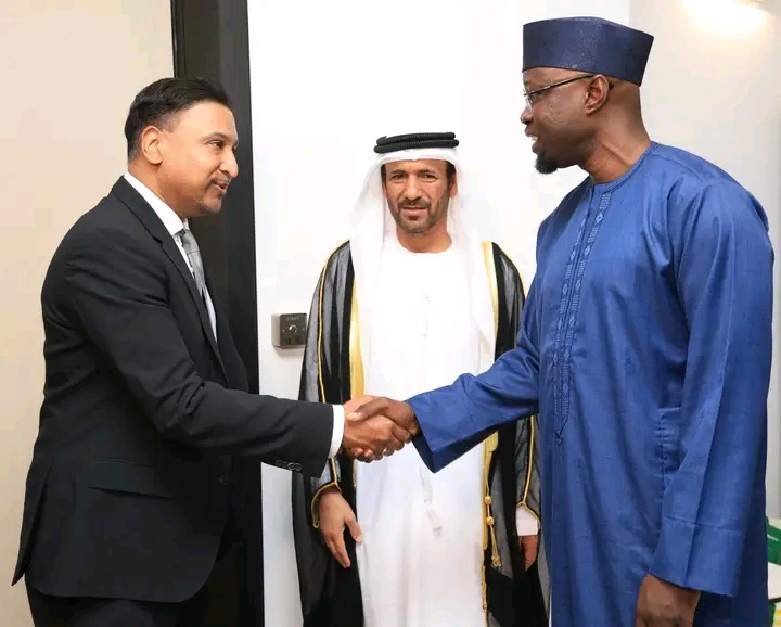 Le Premier ministre Ousmane Sonko reçoit le PDG de ALEF Education pour renforcer la coopération dans le domaine de l’éducation numérique