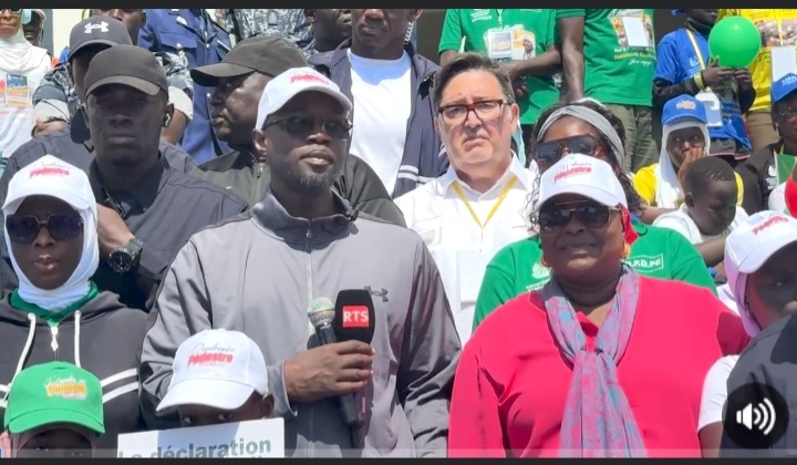 Randonnée pédestre pour la promotion des droits de l’enfant : Ousmane Sonko affiche son engagement en faveur des enfants handicapés et des talibés