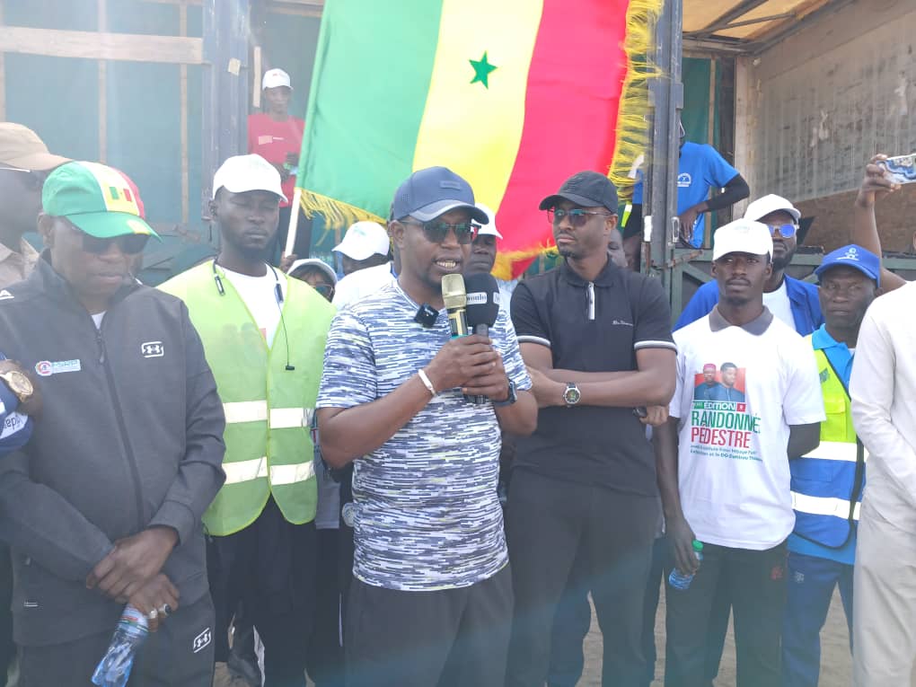 Mbao: Le Dg Dahirou Thiam descend sur le terrain et rassemble population locale et autorités étatiques autour dune randonnée pédestre