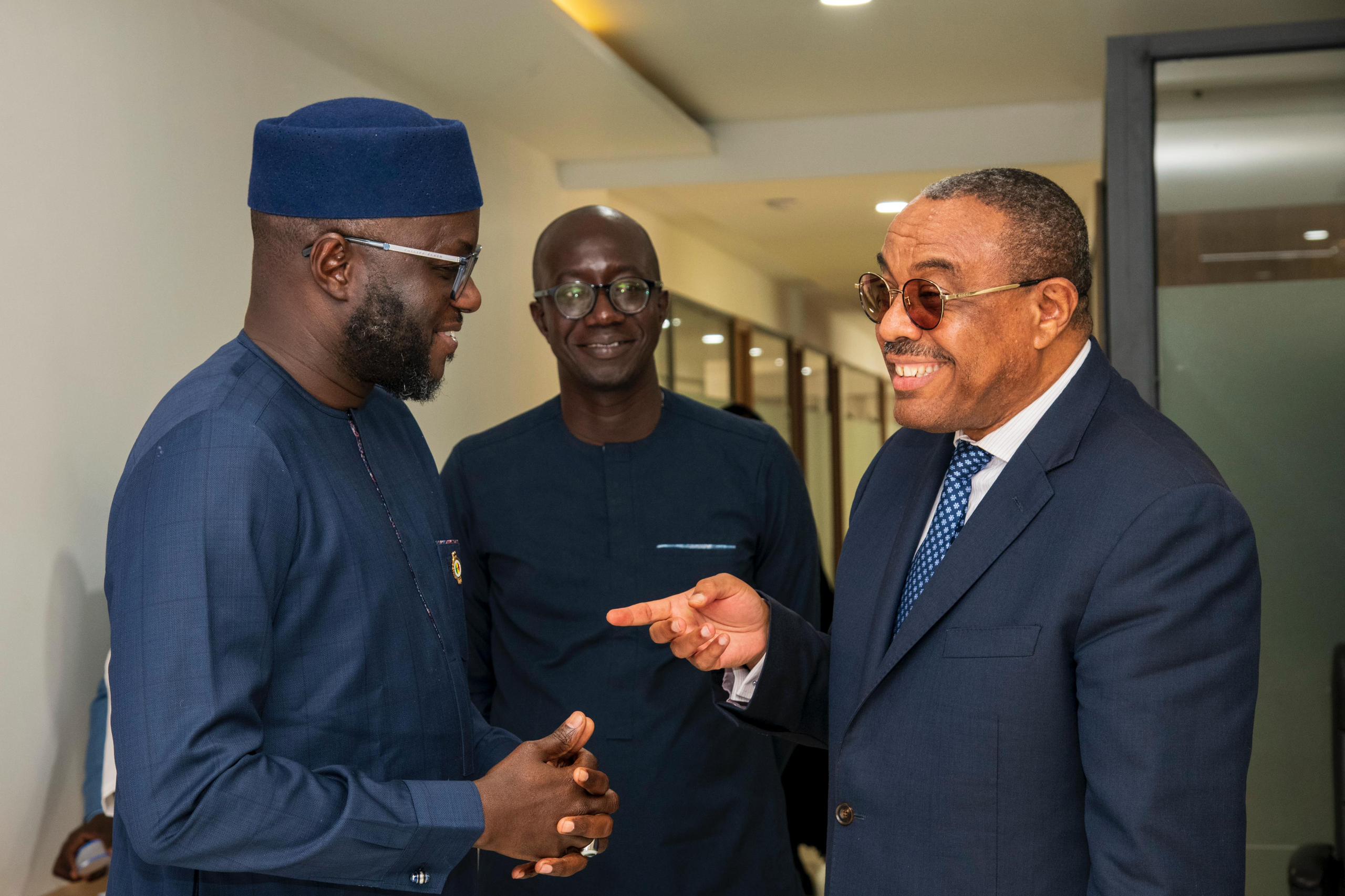 Le President de l’assemblée nationale, M. El Malick Ndiaye a reçu l&rsquo;ancien Premier ministre éthiopien et Président de l’Alliance pour une Révolution Verte en Afrique (AGRA)
