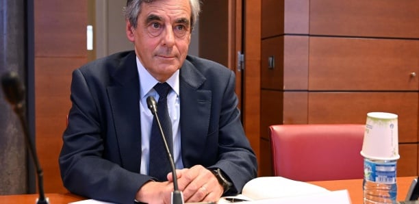 Emplois fictifs: l&rsquo;ex-Premier ministre français condamné à 4 ans de prison avec sursis