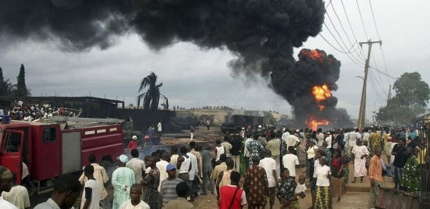 Bénin : Deux commissariats attaqués et incendiés par…