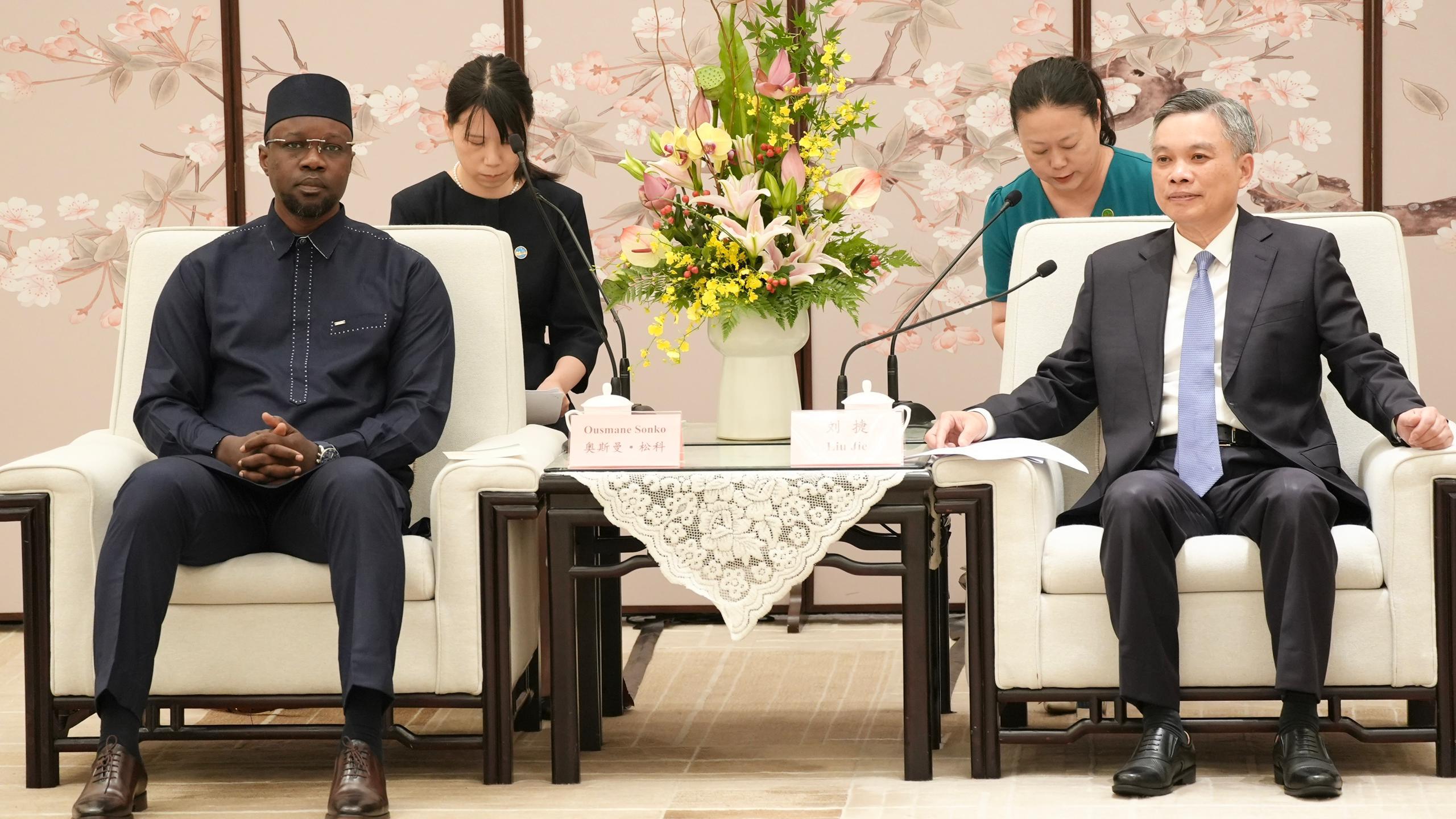 Visite officielle en Chine : le Premier ministre Ousmane Sonko entame sa tournée à Hangzhou
