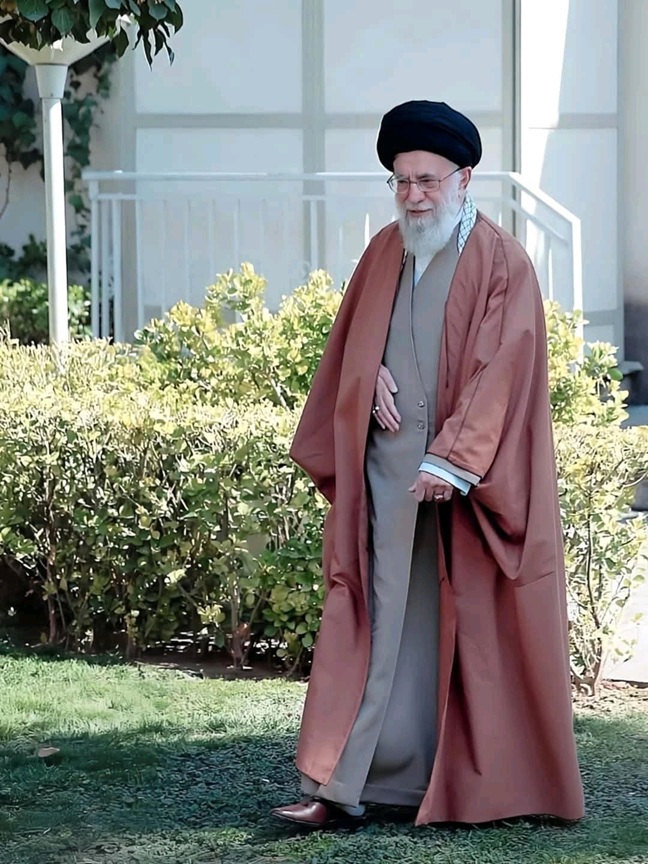 Iran : un livre dévoile la pensée stratégique du Guide suprême