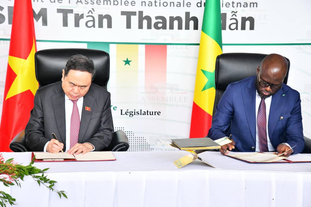 Diplomatie parlementaire : le Sénégal et le Vietnam signent un accord de coopération à l’Assemblée nationale