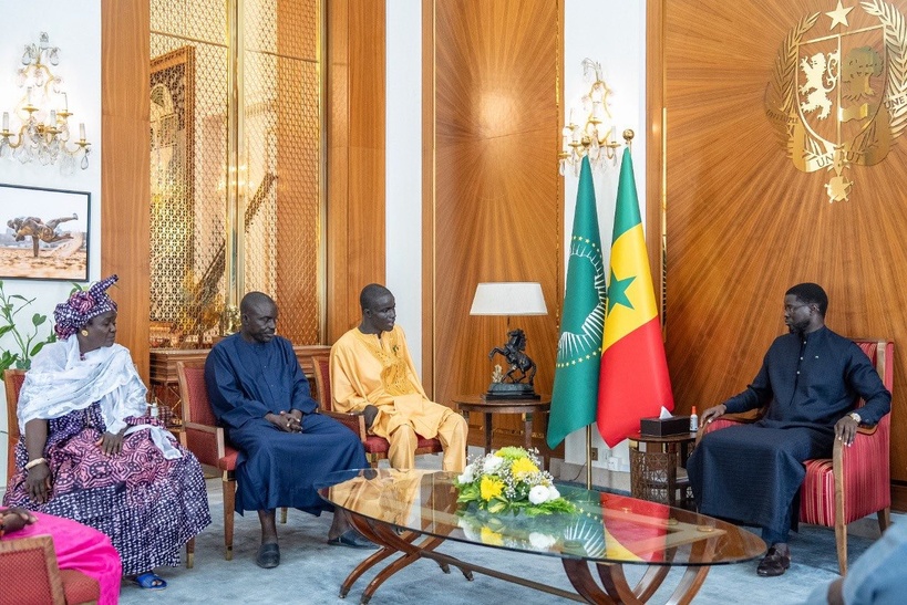 Pape Natago Mbaye, premier lauréat de la Médaille Gaïndé de la Performance, reçu par le Président Diomaye Faye