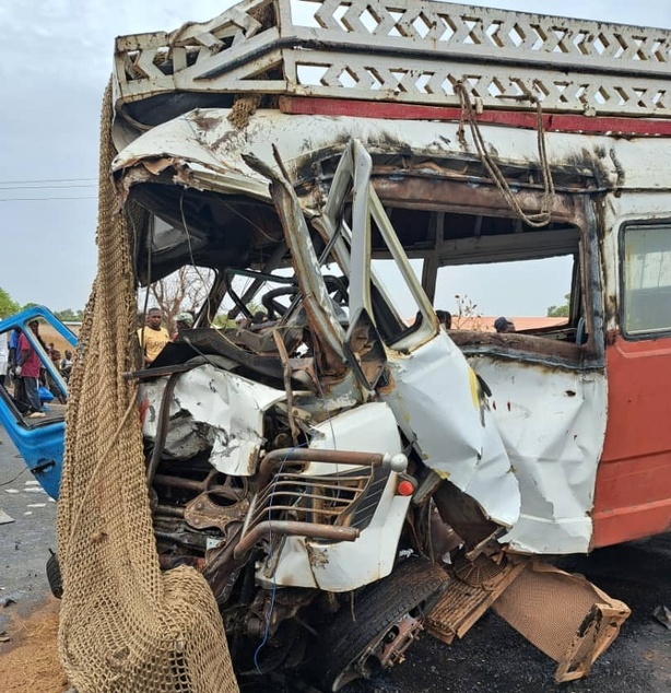 Carambolage meurtrier sur la N1 : quatre morts et dix-neuf blessés à Diouroup