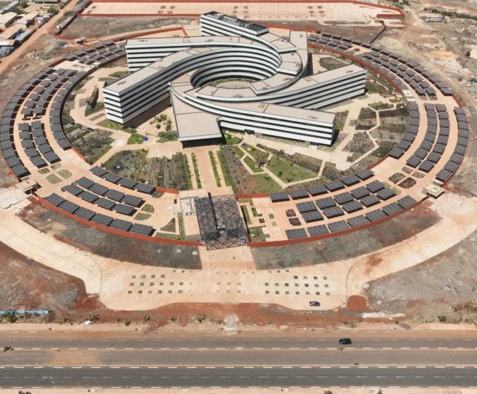 Diamniadio – Siège de l’ONU : « Aucun départ prévu, l’État reste ferme », assure Elimane Pouye