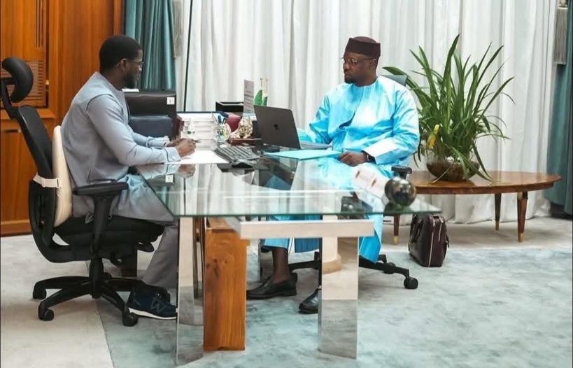 Dans les coulisses d’un remaniement, une image fondatrice(Par Adama Sow)