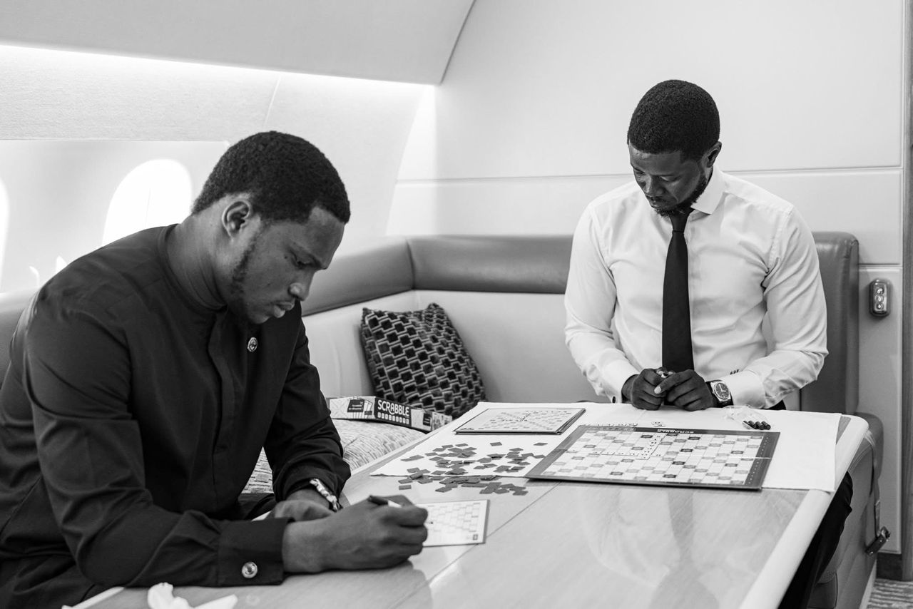 En ces temps de crise, l’image du Président au travail vaut plus qu’une partie de Scrabble ( Par Bassirou DIENG)