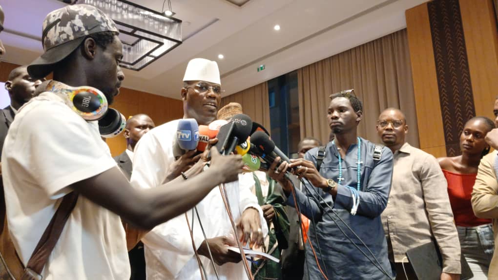 « Livre Rouge » : Sérigne Cheikh Mbacké Bara Dolly tient sa promesse et publie l&rsquo;ouvrage tant attendu