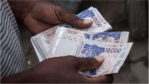 Harcèlement, taux exorbitants et ruines : le scandale des prêts en ligne au Sénégal. La police traque les promoteurs