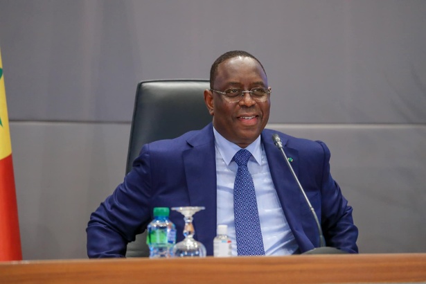 Face à l’ombre de la “dette cachée”, Macky Sall sort de sa réserve et enclenche l’offensive.