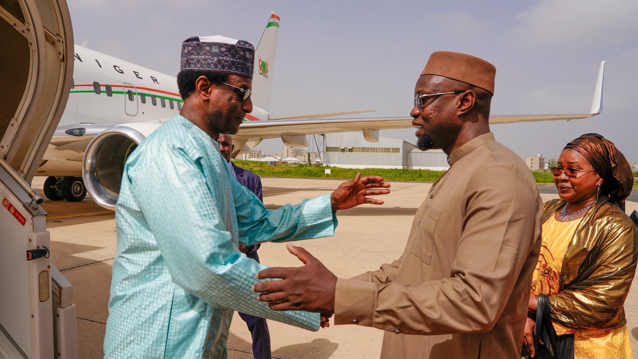 Rencontre Diplomatique à Dakar : Ousmane Sonko Accueille le Premier Ministre Nigérien en Vue du Forum Invest in Sénégal