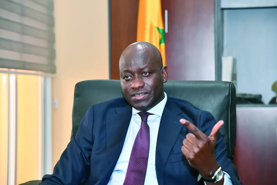 « Acteur actif de la destruction massive » : Abass Fall charge Amadou Mame Diop