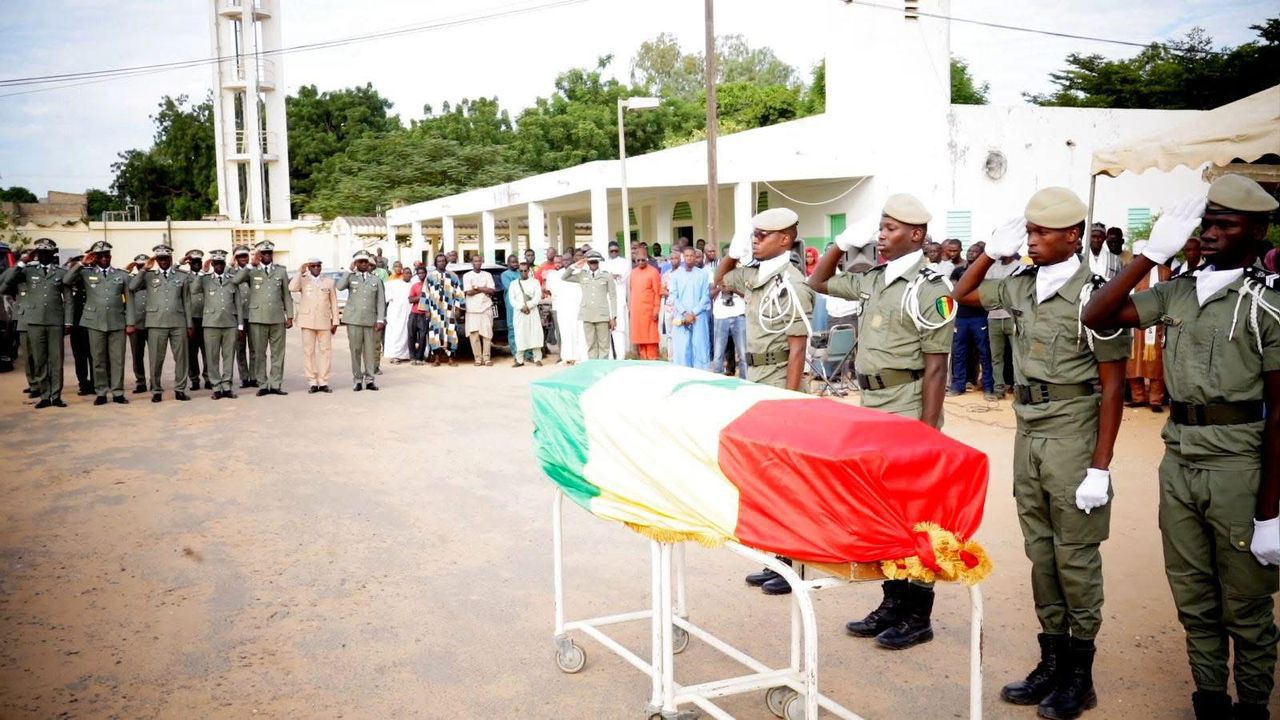 Cérémonie de levée de corps de l’Adjudant Adama NDIAYE: des moments empreints d’émotion et de solennité
