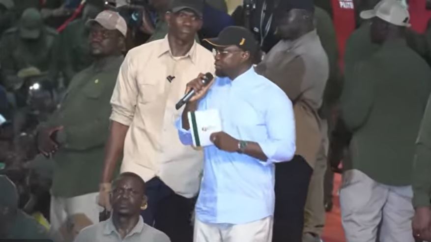 Ousmane Sonko insiste sur l’importance du plan de redressement économique et social lors de son Téra Meeting au Stade Léopold Sédar Senghor