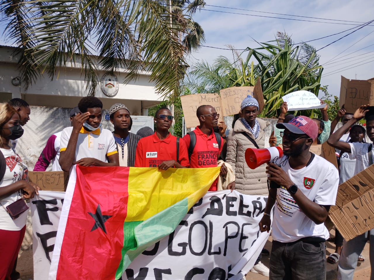 Ziguinchor: Les ressortissants Bissau-guinéens réclament le départ de l&rsquo;armée du pouvoir et le retour à l&rsquo;ordre constitutionnel