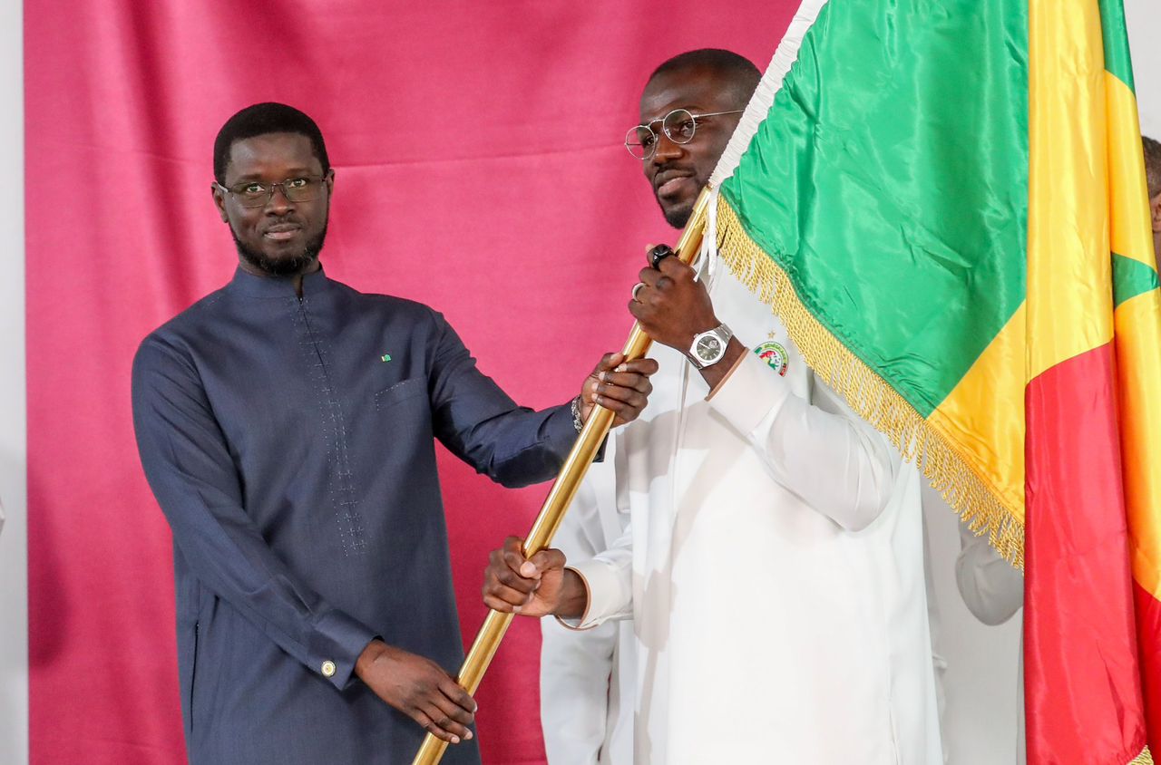 CAN Maroc 2025 : le Président Bassirou Diomaye Faye remet le drapeau national aux Lions du Sénégal