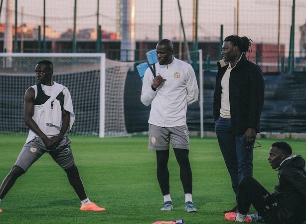 Bafétimbi Gomis au chevet des Lions : « J’ai vu un groupe uni, concentré, porté par un management exigeant »