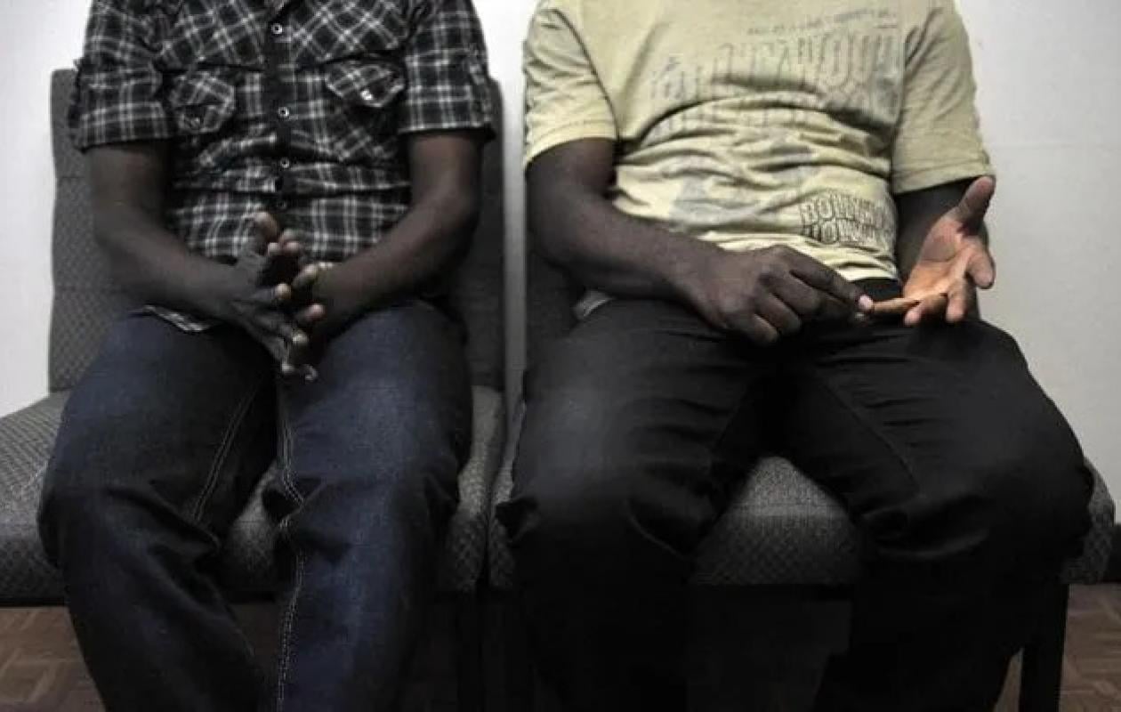 Diamaguène : Il surprend son frère avec un autre homme et…