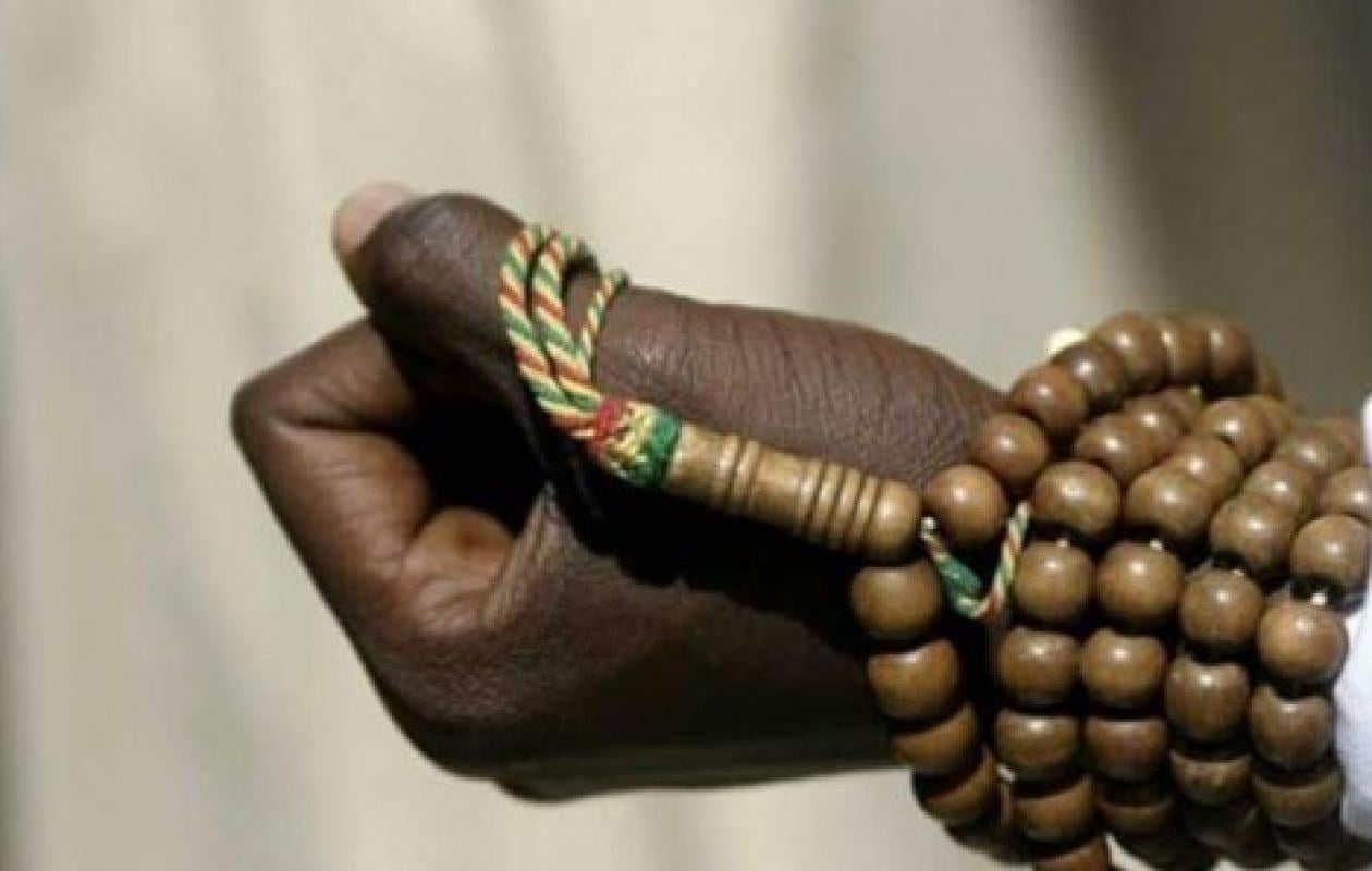 THIÈS : Un marabout condamné à un mois ferme pour collecte illicite de données personnelles lors d&rsquo;une relation amoureuse