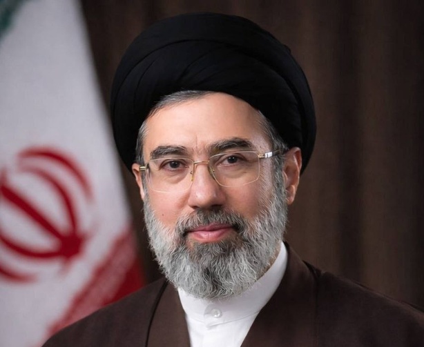 Iran : Qui est Mojtaba Khamenei, le nouveau guide suprême ?