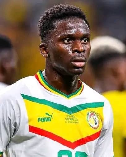 Officiel: Bamba Dieng fait son retour dans la tanière après…