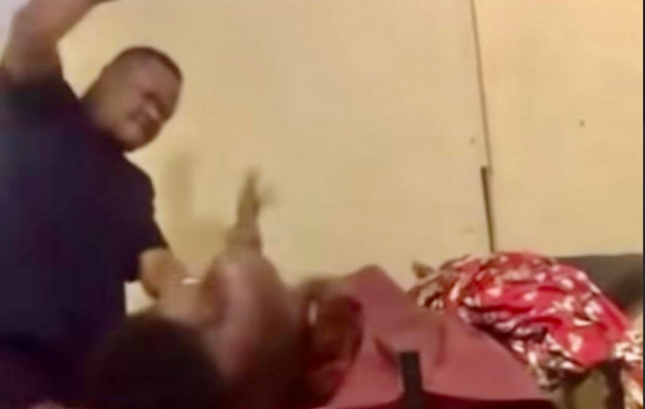 RDC : Un médecin filmé en train de frapper une femme en plein accouchement