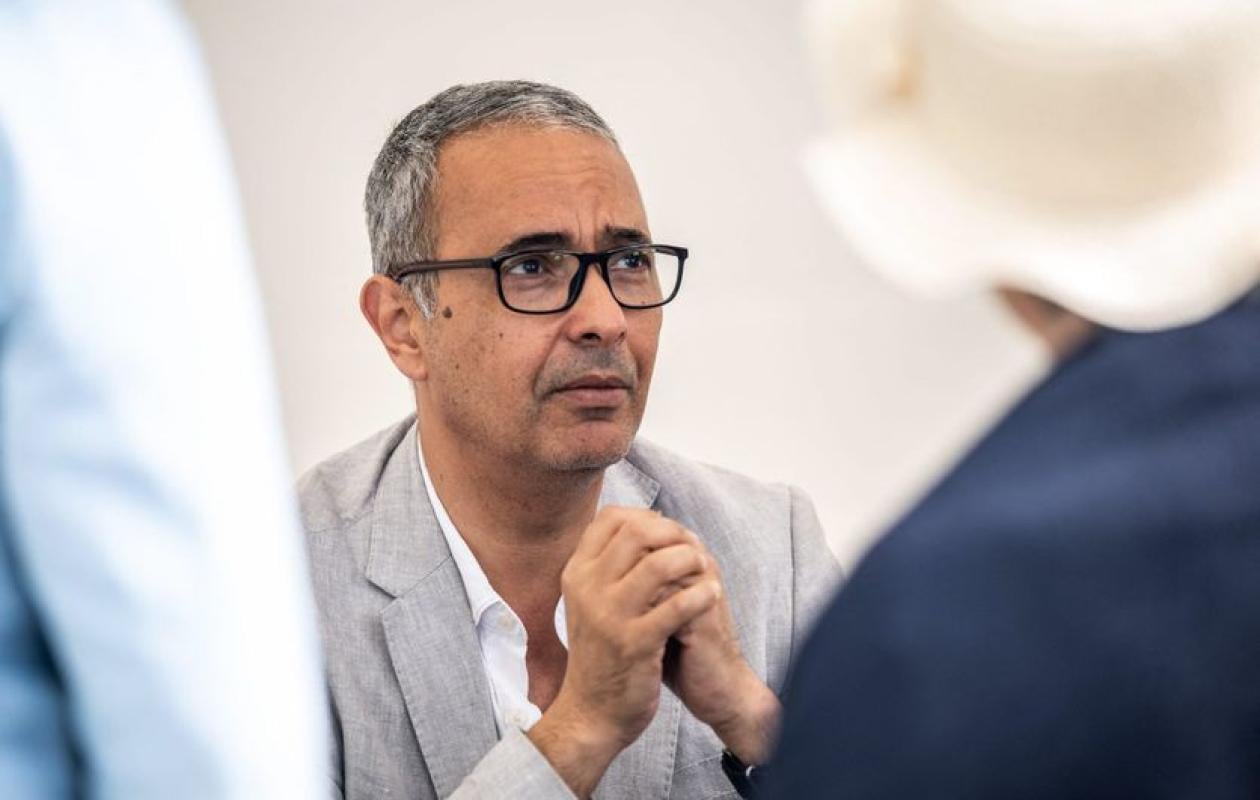 Kamel Daoud condamné à trois ans de prison ferme en Algérie pour son roman “Houris”