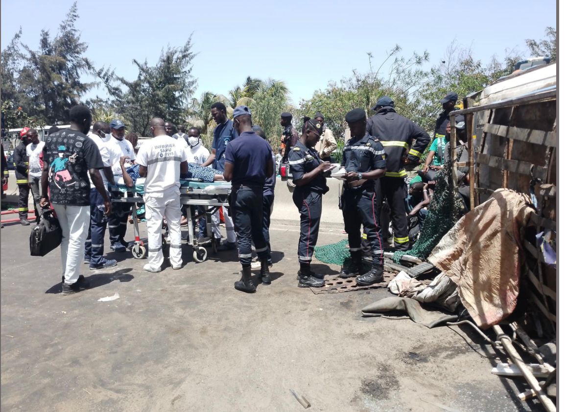 Drame sur l’autoroute : un policier a perdu la vie et un autre gravement blessé près de l’école Mariama Niasse