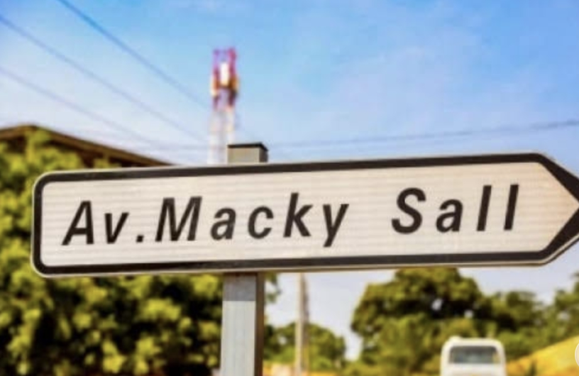 Saint-Louis : L’avenue Général De Gaulle change de nom et devient l’avenue Macky Sall
