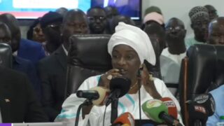 Révision constitutionnelle: Aminata Touré, superviseur générale de Diomaye Président requiert un Référendum.