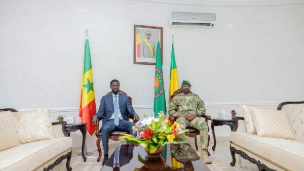 Diomaye Faye à Bamako : Une journée pour discuter des sujets d’intérêt commun avec le président Assimi Goïta