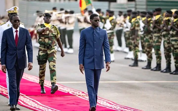 Diomaye Faye quitte Dakar pour participer aux obsèques de Son Altesse Cheikh Hamad bin Khalifa Al Thani