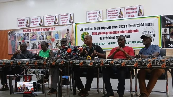 Macky Sall qualifié de “parrain des assassinats politiques” par Guy Marius Sagna et ses alliés