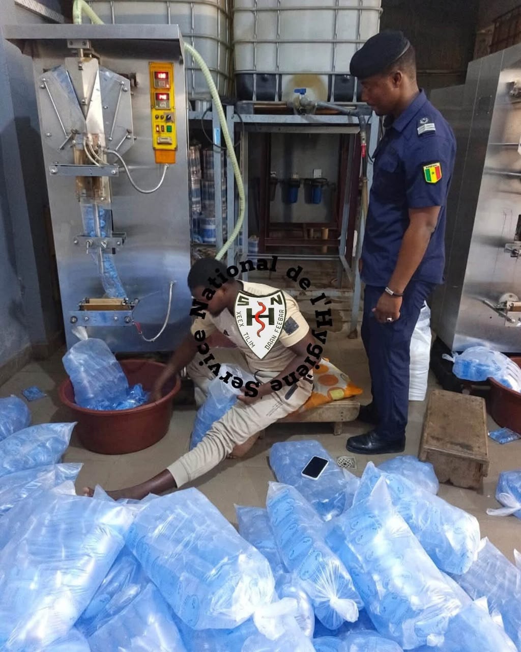Dakar : la Brigade régionale de l’Hygiène lance l’opération « FOFFY 2 » contre l’eau en sachet exposée au soleil