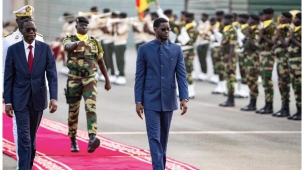 Diomaye Faye à Doha : Pour les obsèques après le décès de l’ancien émir