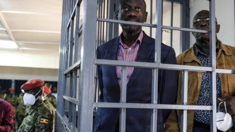 Ouganda : l&rsquo;opposant Kizza Besigye placé en soins intensifs