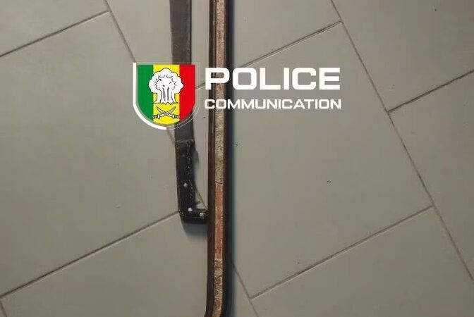 Nguinth : Un individu arrêté après avoir blessé un policier à coups de coupe-coupe