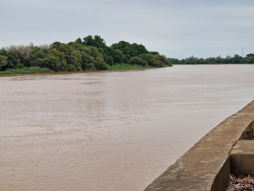 Alerte crue : Le fleuve Gambie menace de déborder à Kédougou, le seuil d’alerte à moins de 50 centimètres