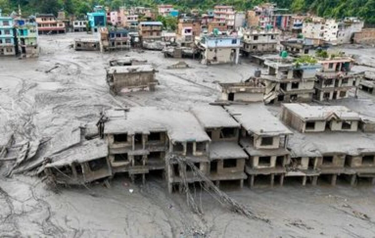 Le bilan de la crue dévastatrice au Népal s&rsquo;aggrave à 359 morts