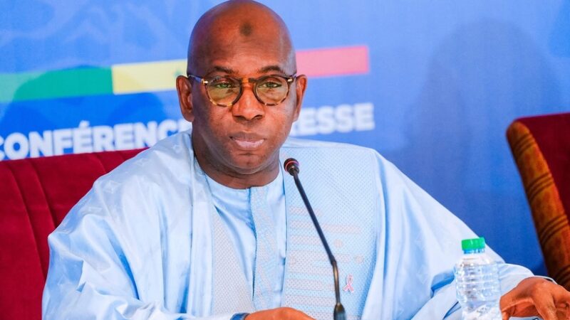 Éducation : Moustapha Guirassy annonce un « Grand prix du chef de l’État » pour l&rsquo;alphabétisation et les langues nationales