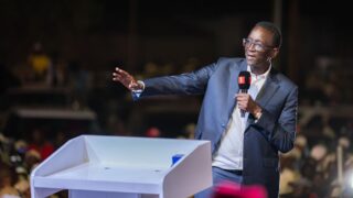 Paris : les VAR et les « moins de deux ans » au cœur du discours d’Amadou Bâ