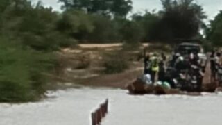 Bakel : les eaux submergent le pont de Diala et coupent des villages du reste du monde