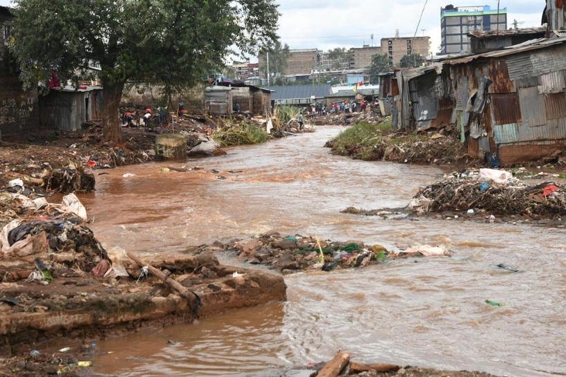 Dakar sous les eaux : Un mort, quatre blessés et de lourds dégâts après les pluies torrentielles à Grand-Yoff