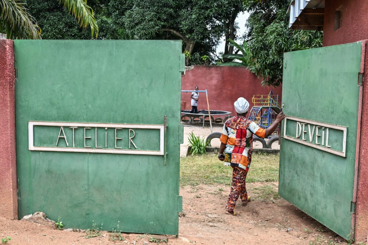 Déficience mentale en Côte d’Ivoire :  le refuge où des oubliés de la société vivent à l’écart du monde