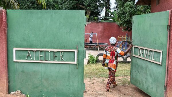 Déficience mentale en Côte d’Ivoire :  le refuge où des oubliés de la société vivent à l’écart du monde