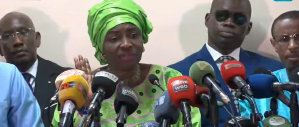 Aminata Touré dénonce le rejet de la LFR 2026 : « 2 505 milliards de FCFA bloqués »